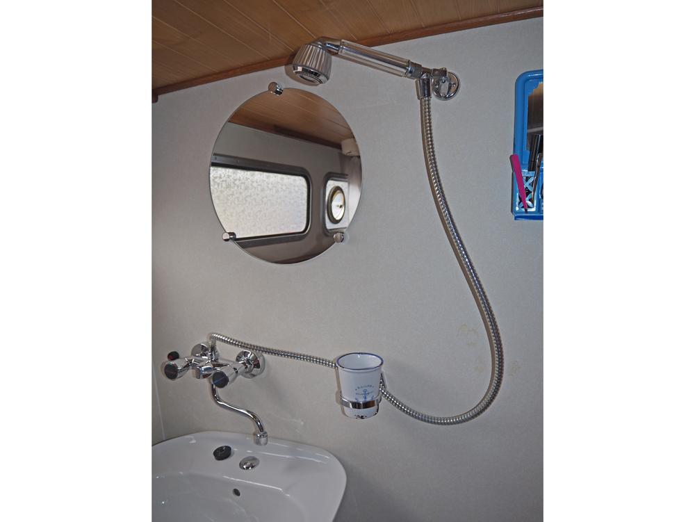 Aft cabin, Accommodation